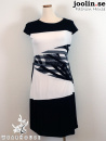 Fodrad klänning, svartvit