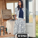 En otroligt vacker design p� denna marinvita kjol